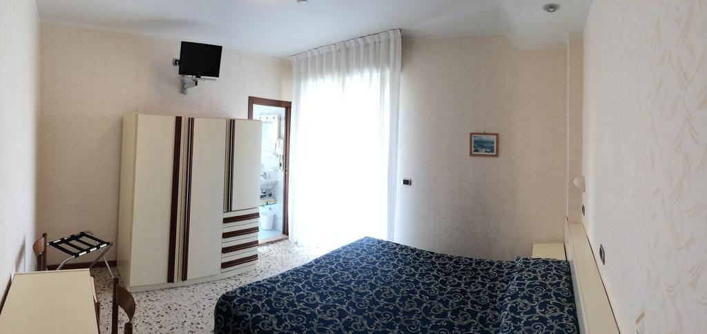 Hotel Royal Misano Adriatico Phòng bức ảnh
