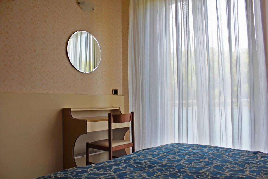 Hotel Royal Misano Adriatico Ngoại thất bức ảnh