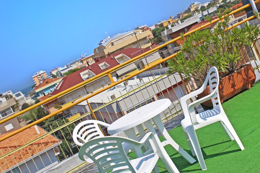 Hotel Royal Misano Adriatico Ngoại thất bức ảnh