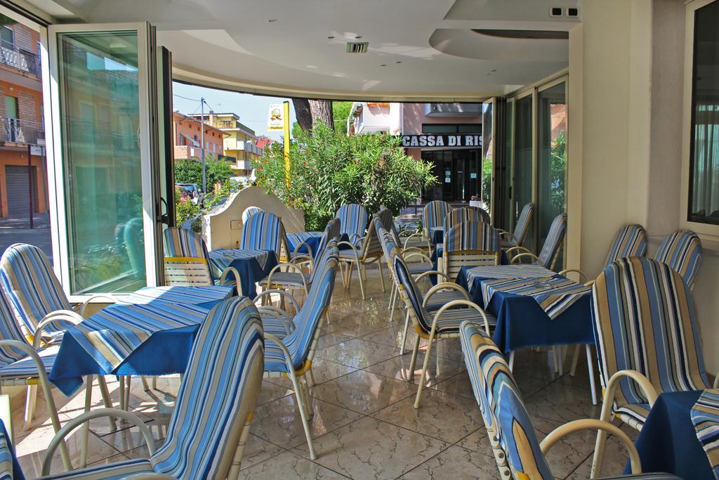 Hotel Royal Misano Adriatico Ngoại thất bức ảnh